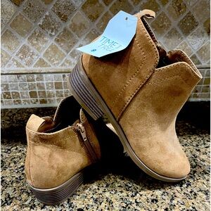 NWT Time & Tru Women’s Bootie size 9